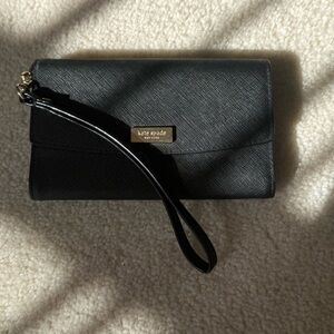 Kate Spade New York wristlet